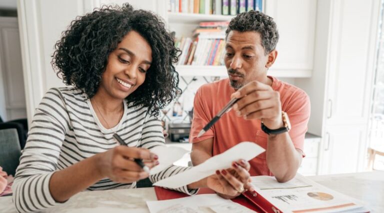 Déclaration de revenus : peut-on encore utiliser le format papier en 2025 ?