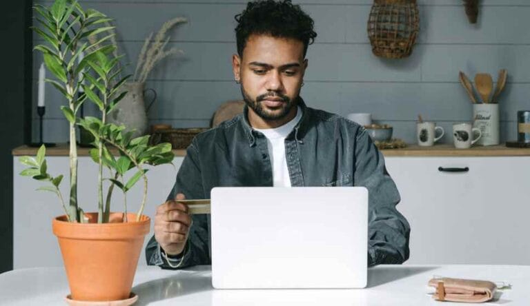 Comment déclarer ses revenus en ligne pour la première fois